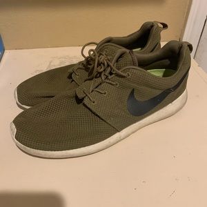 Nike Roshe sneakers